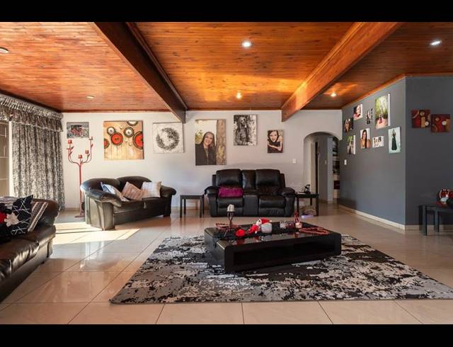 4 BEDROOM HOUSE FOR SALE IN VERWOERDPARK